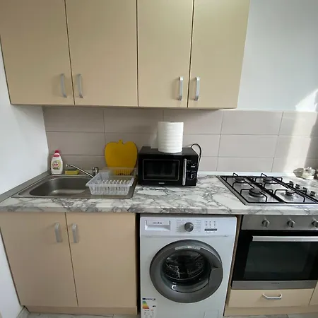 1 Mega Mall National Arena Apartman Bukarest