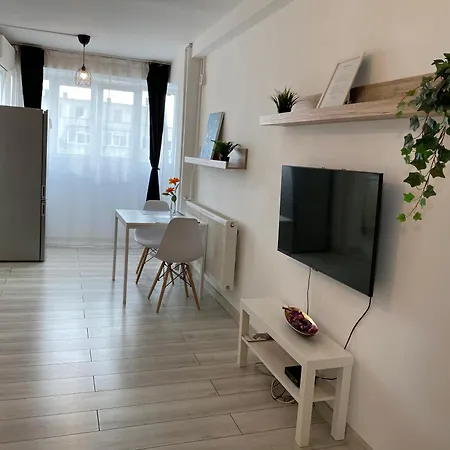 Apartman 1 Mega Mall National Arena *